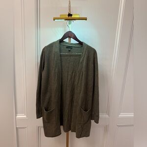 Barefoot Dreams Olive Cardigan open blanket soft M cozychic lite sweater robe